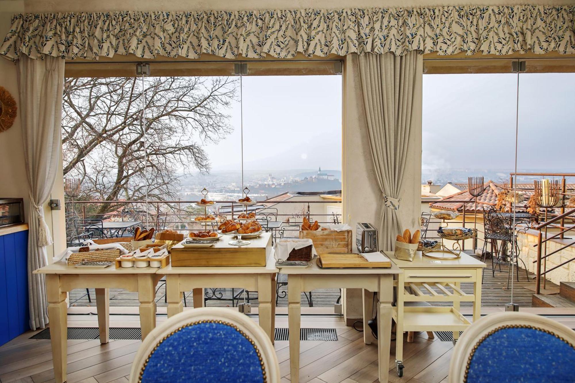 Zlaty Klucik - Golden Key With Luxury